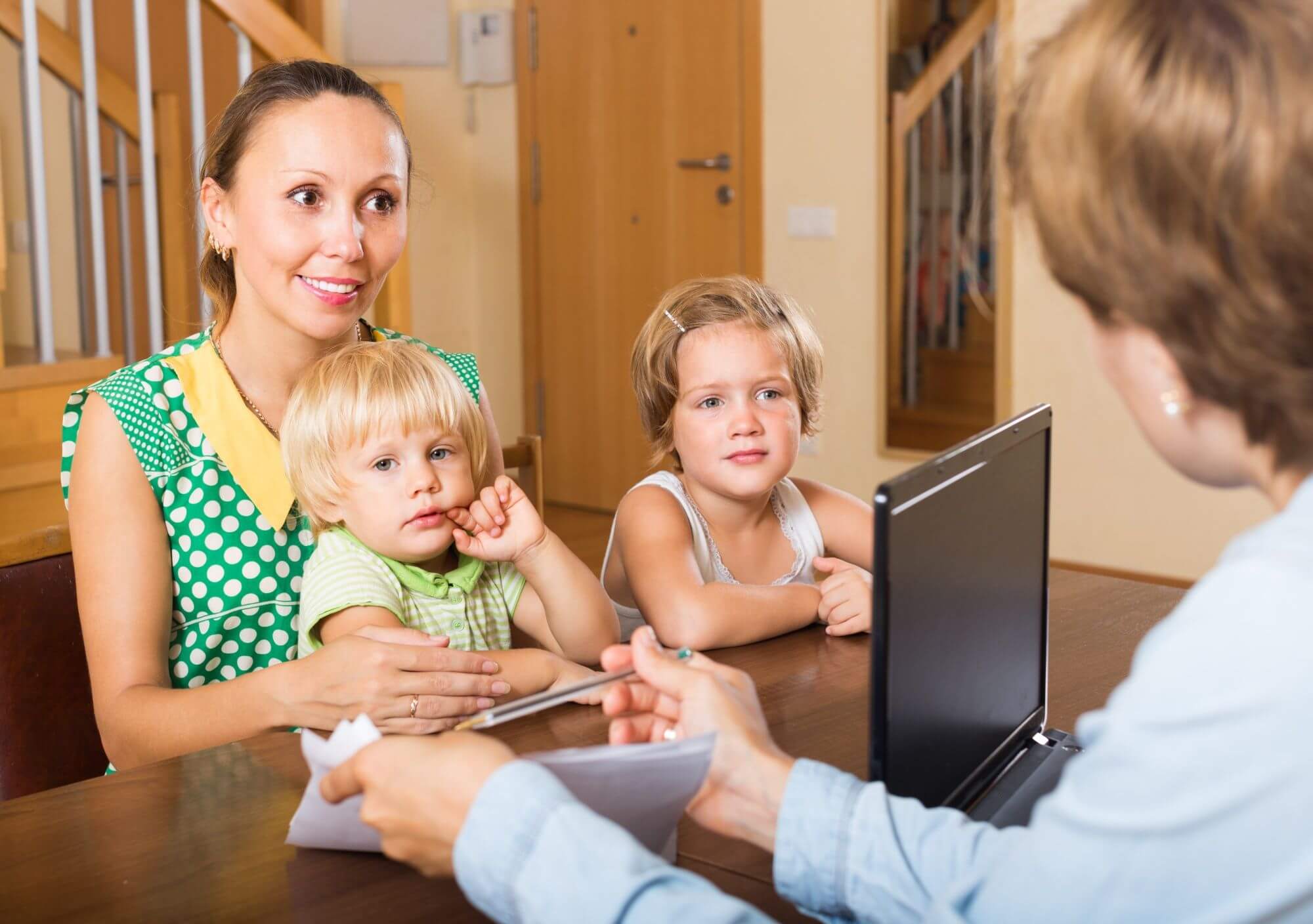 Comment la communication régulière entre parents et enseignants soutient le bien-être des enfants