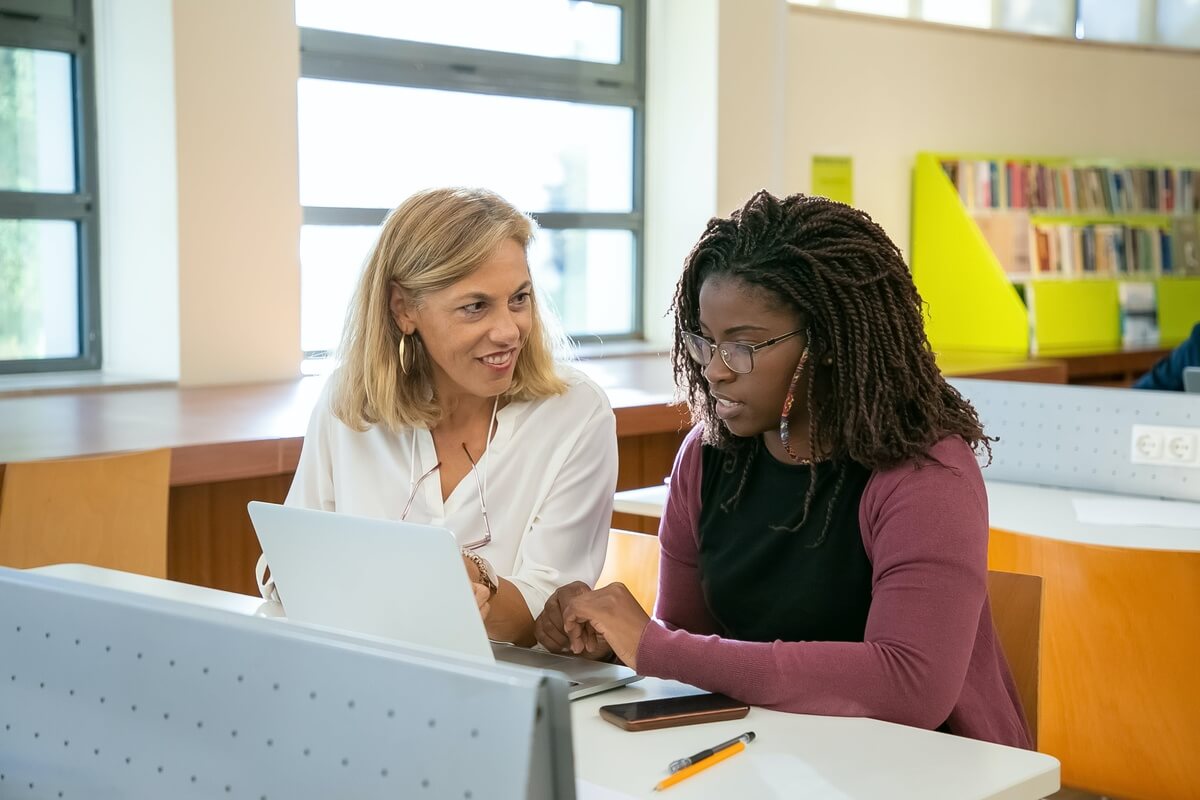 Façonner la réussite scolaire de votre enfant par une bonne communication parents/enseignants