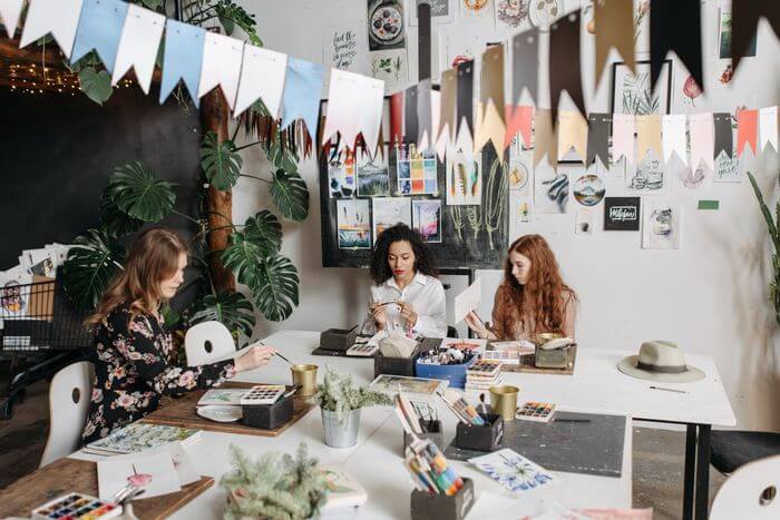 Atelier créatif offert comme cadeau de Noël pour apprendre un savoir-faire