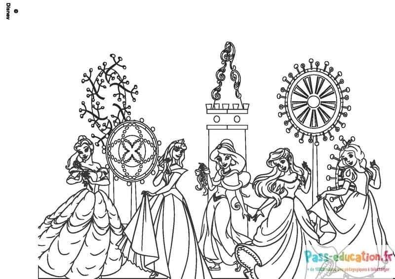 Coloriage Bal royal à imprimer et colorier