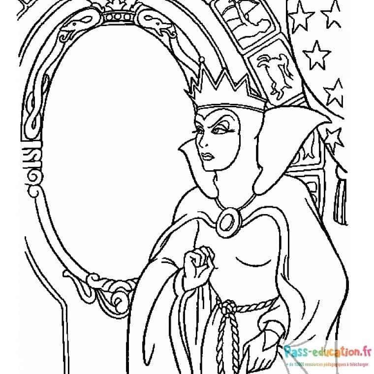 Coloriage Reine médiévale à imprimer et colorier