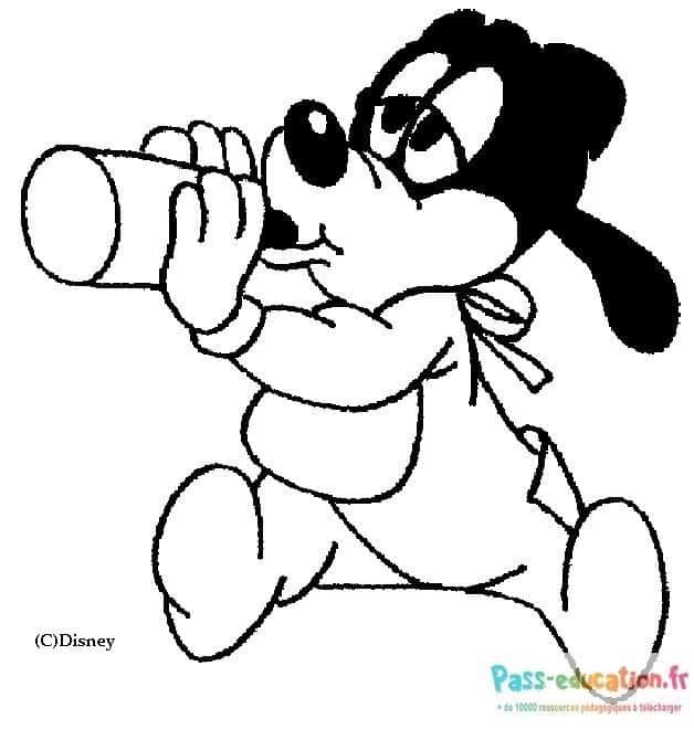 Coloriage Bébé pirate à l'écoute à imprimer et colorier