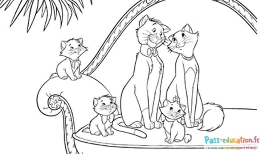 Coloriage Famille chats aristocrates à imprimer et colorier