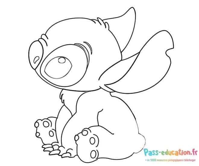 Coloriage Stitch souriant à imprimer et colorier