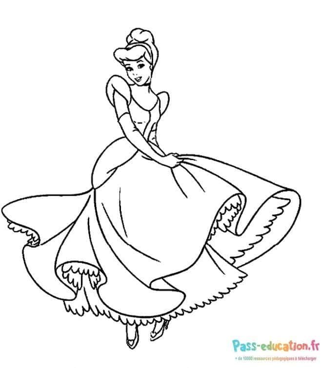 Coloriage Robe de bal à imprimer et colorier