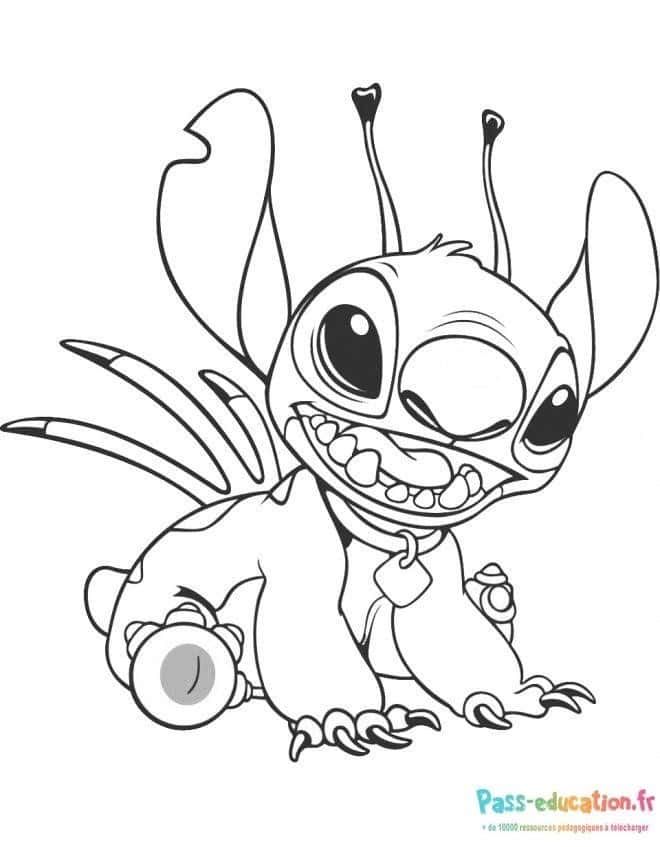 Coloriage Stitch souriant à imprimer et colorier