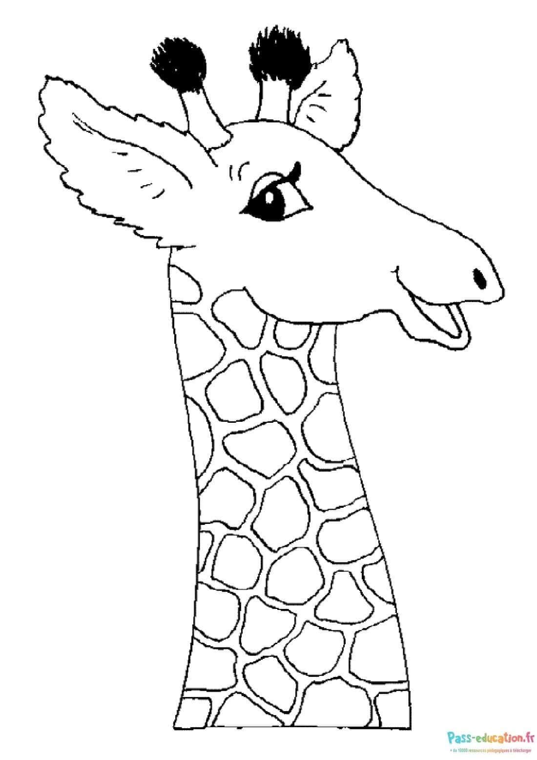 Coloriage Girafe souriante à imprimer et colorier