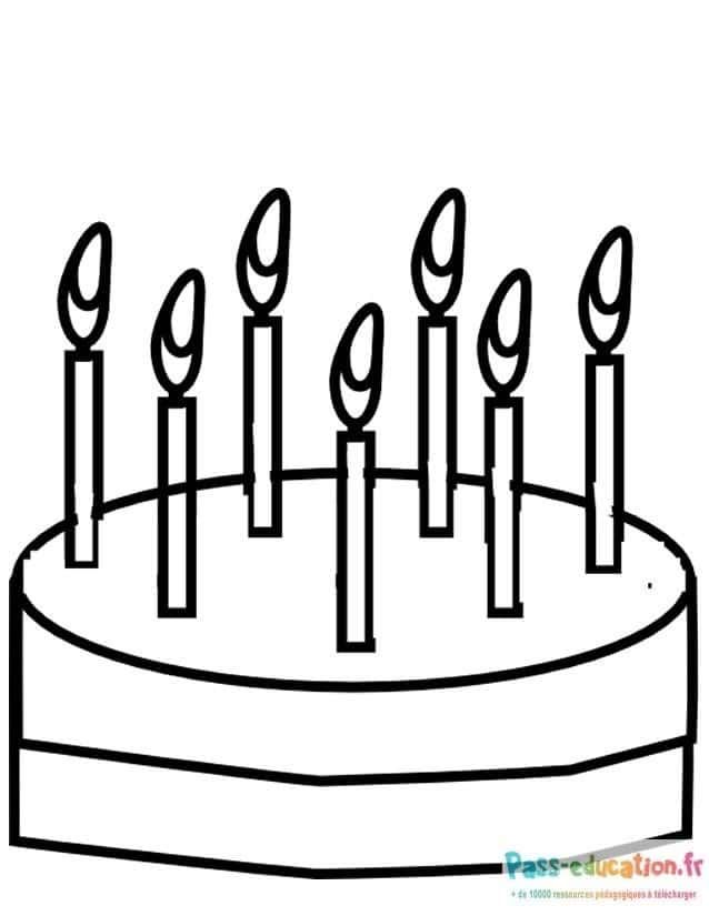 Coloriage Gâteau avec bougies à imprimer et colorier