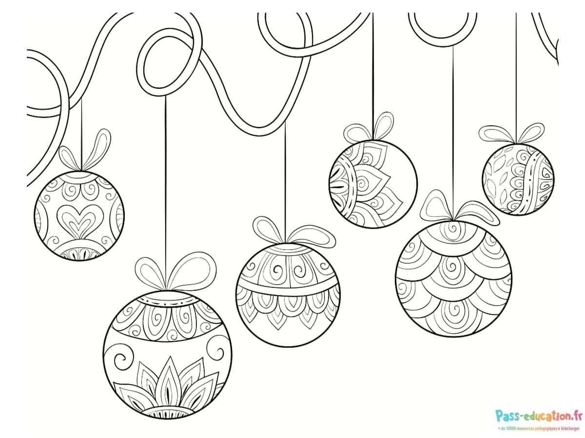 Coloriage Boules de Noël suspendues à imprimer et colorier