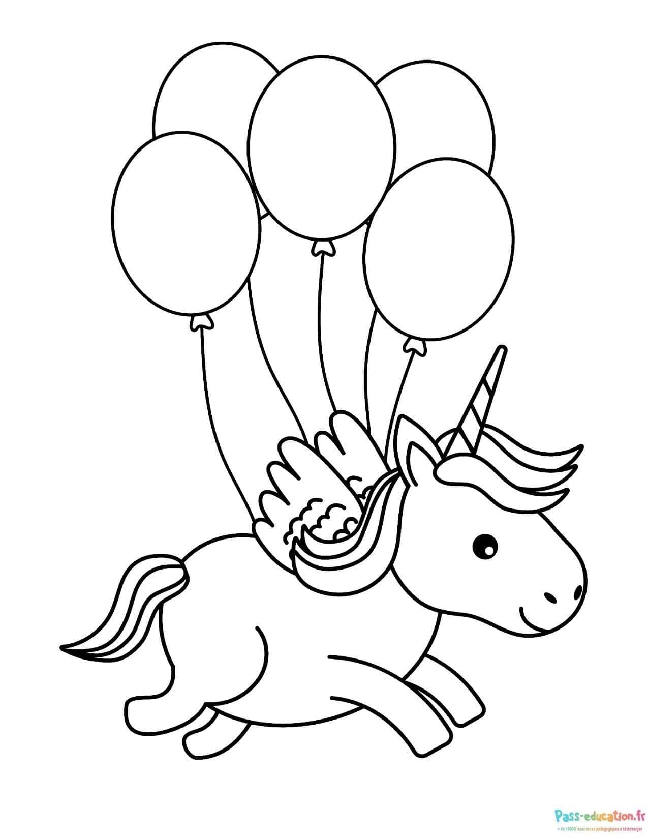 Coloriage Licorne volante à imprimer et colorier