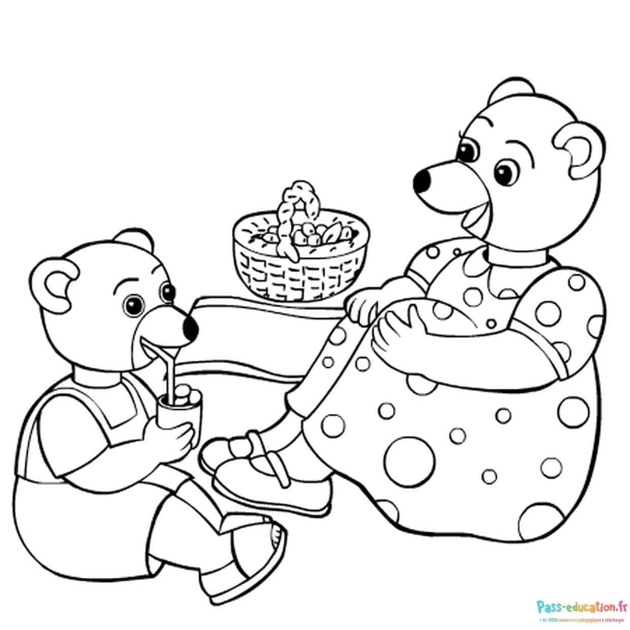 Coloriage Petit Ours Brun boit à imprimer et colorier