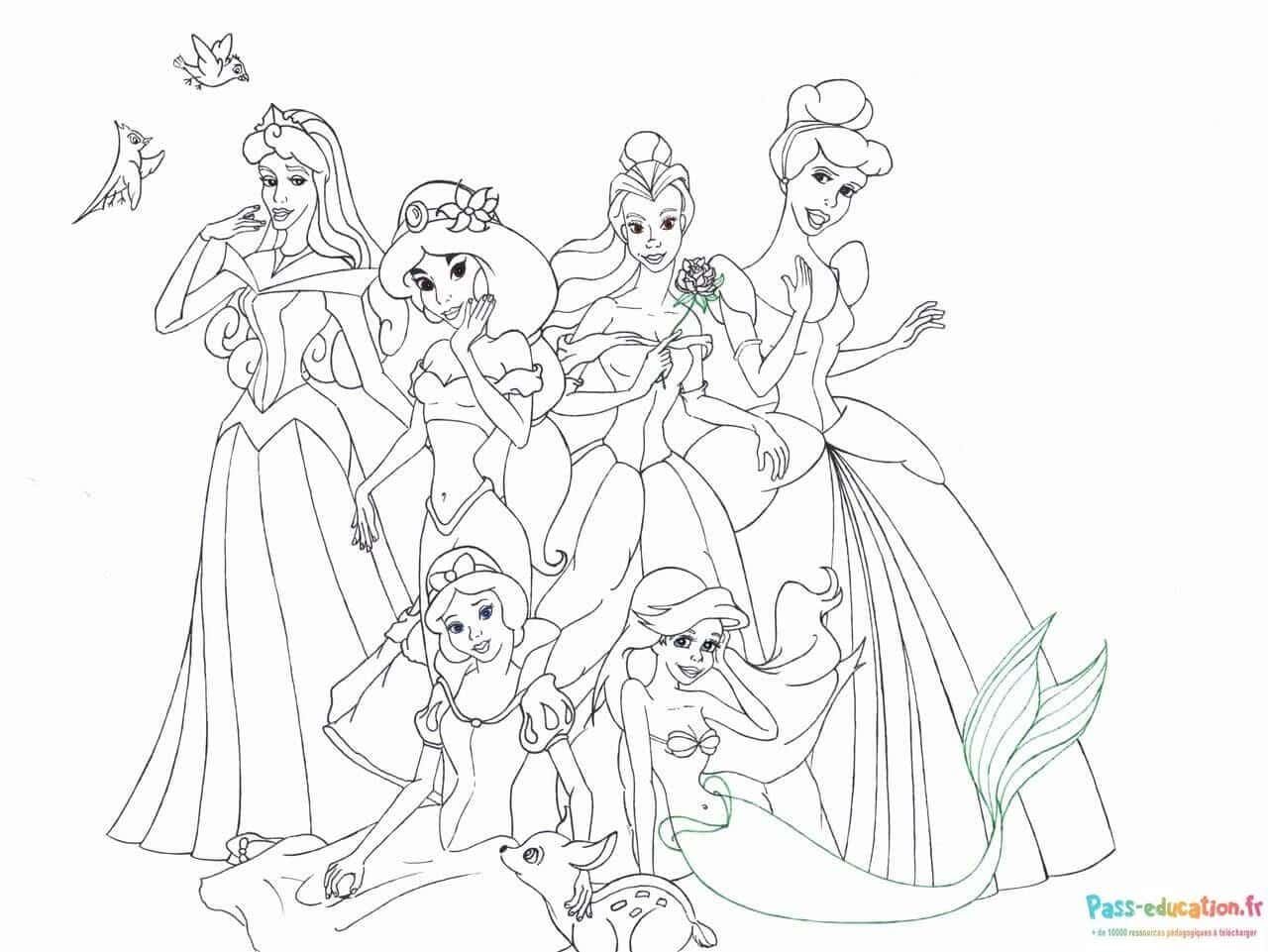 Coloriage Princesses élégantes à imprimer et colorier