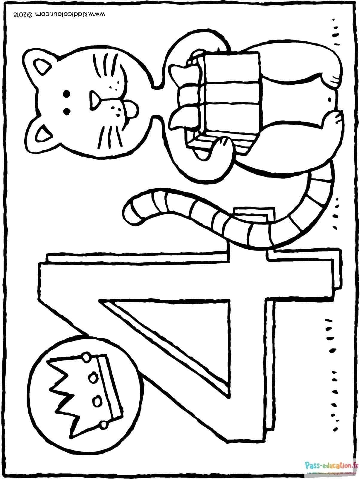 Coloriage Chaton Pompier à imprimer et colorier