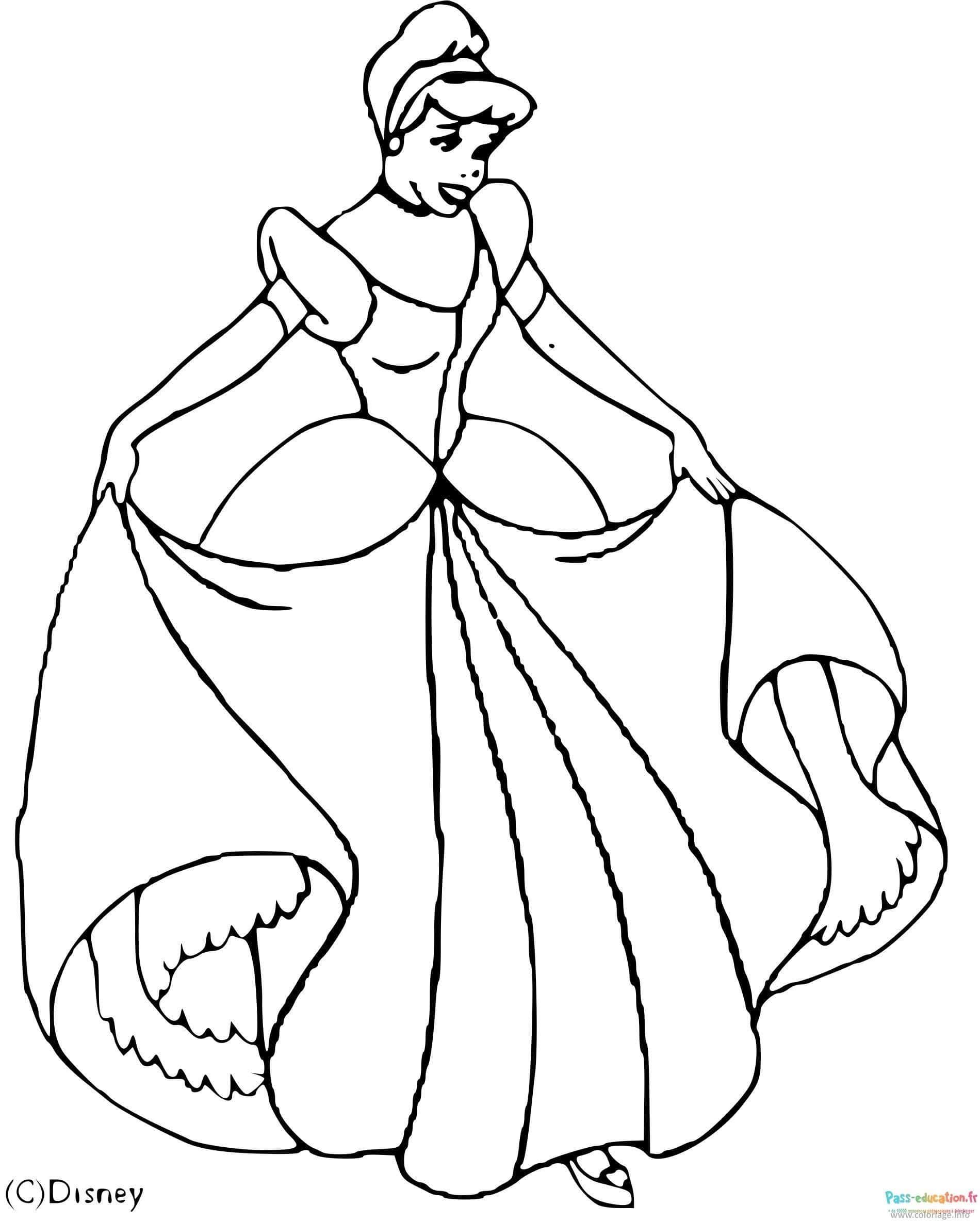 Coloriage Cendrillon en robe à imprimer et colorier