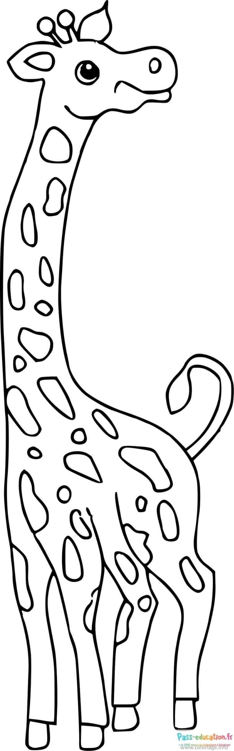 Coloriage Girafe attendrissante à imprimer et colorier