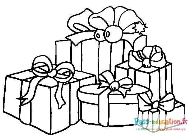 Coloriage Pile de cadeaux à imprimer et colorier