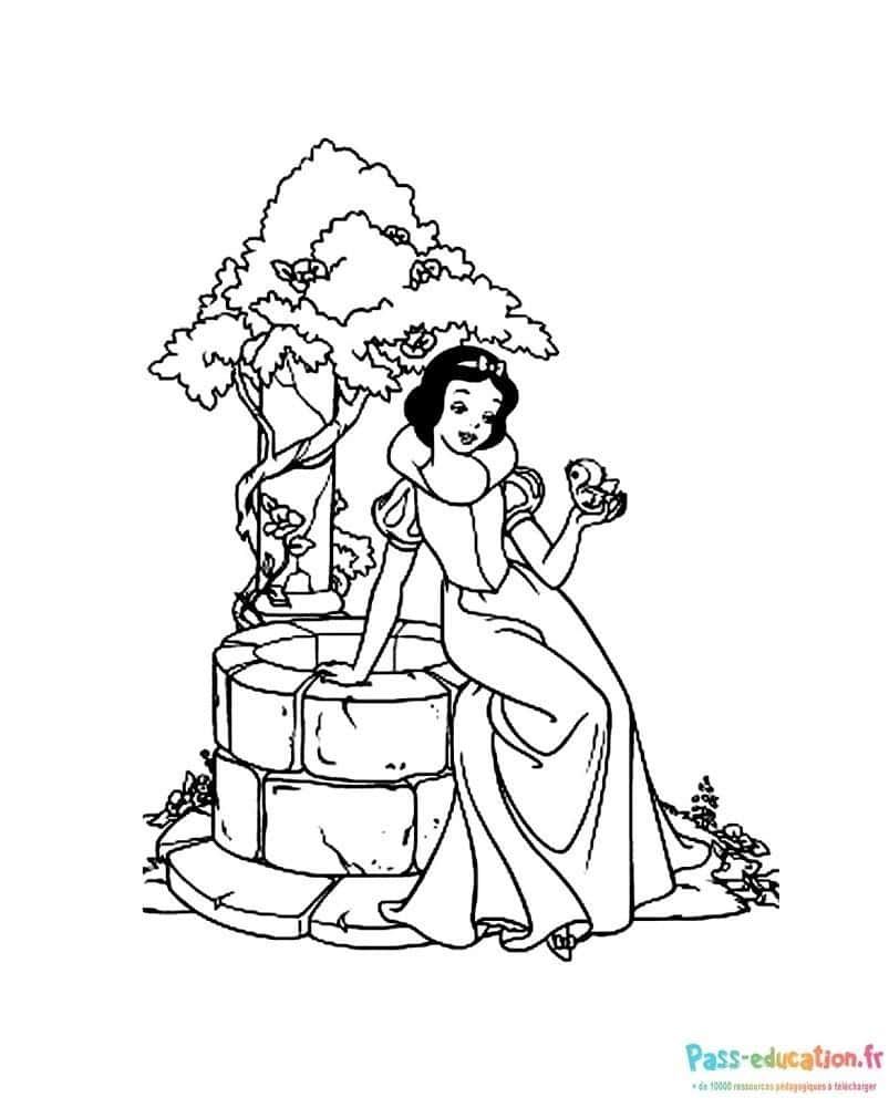 Coloriage Blanche Neige au puits à imprimer et colorier