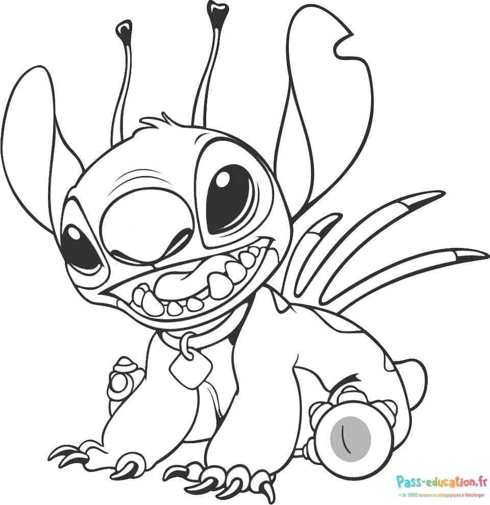 Coloriage Stitch souriant à imprimer et colorier