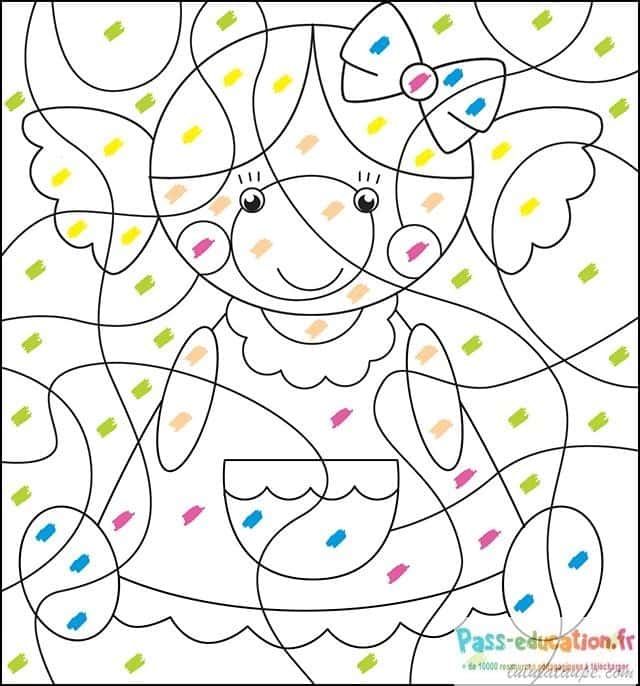 Coloriage Poupée souriante à imprimer et colorier