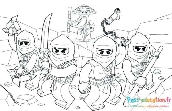 Coloriage Ninjas en action à imprimer et colorier