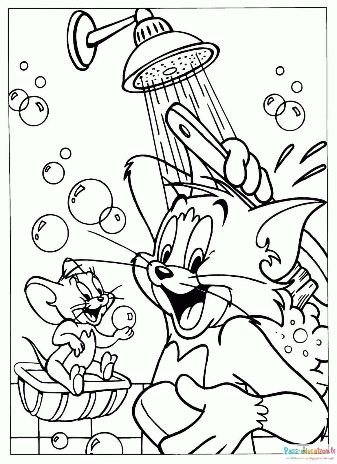 Coloriage Tom et Jerry sous la douche à imprimer et colorier
