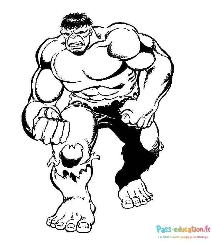 Coloriage Hulk prêt à l'action à imprimer et colorier