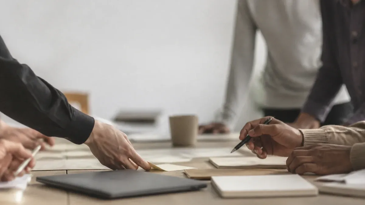 Photographie d'illustration générée par IA, sans texte, en lien avec : Proposer une offre pour insérer les jeunes dans le monde économique