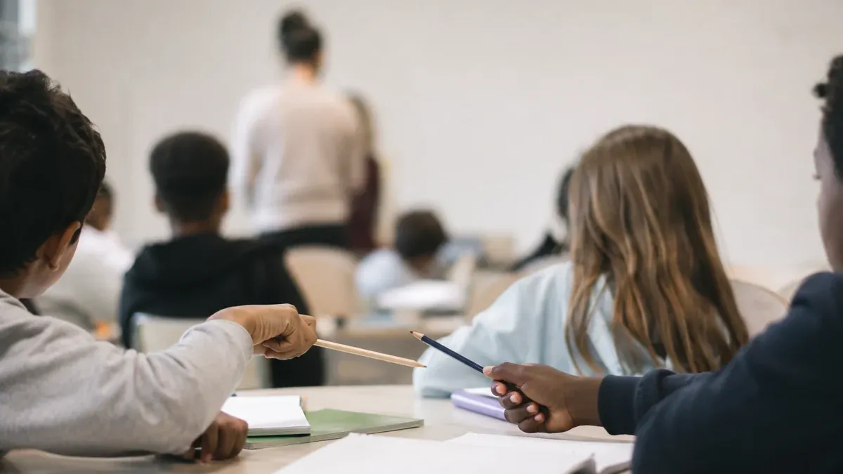 Photographie d'illustration générée par IA, sans texte, en lien avec : Ticket for Change met en avant des entrepreneures de l’éducation