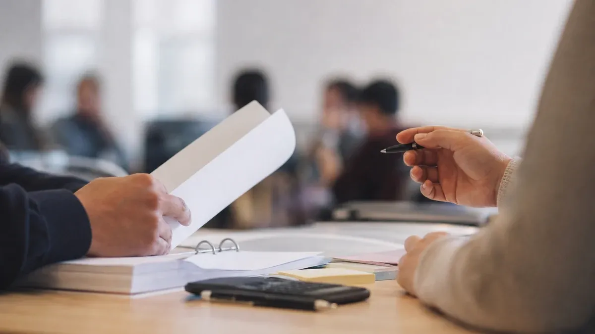 Photographie d'illustration générée par IA, sans texte, en lien avec : Mécénat d'entreprise éducation : mode d'emploi fiscal