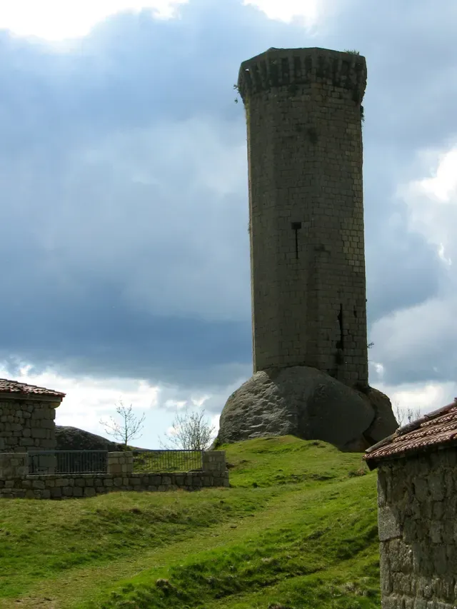 Ancien château fort de la Clauze