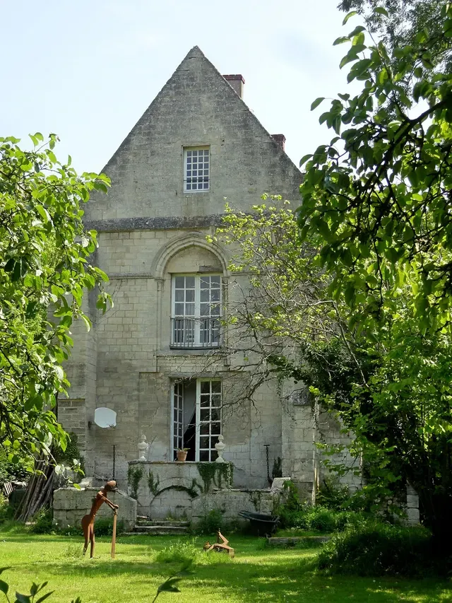 Ancien prieuré de Saint-Nicolas de Courson dans la forêt de Compiègne