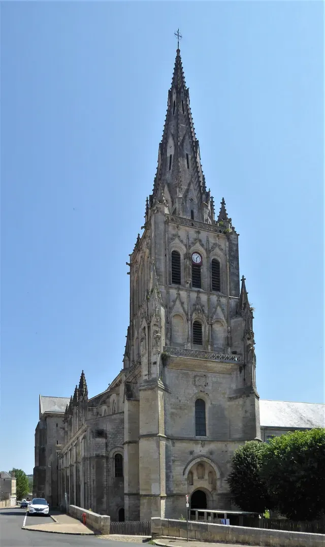 Ancienne abbaye, actuellement Caserne Canclaux