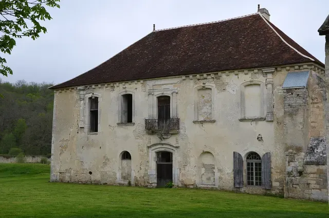 Ancienne abbaye cistercienne de Quincy, à Commissey