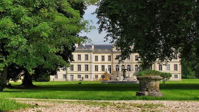 Ancienne abbaye cistercienne Notre-Dame-de-la-Charité