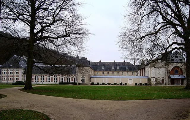 Ancienne abbaye (également sur commune de Thérouldeville)