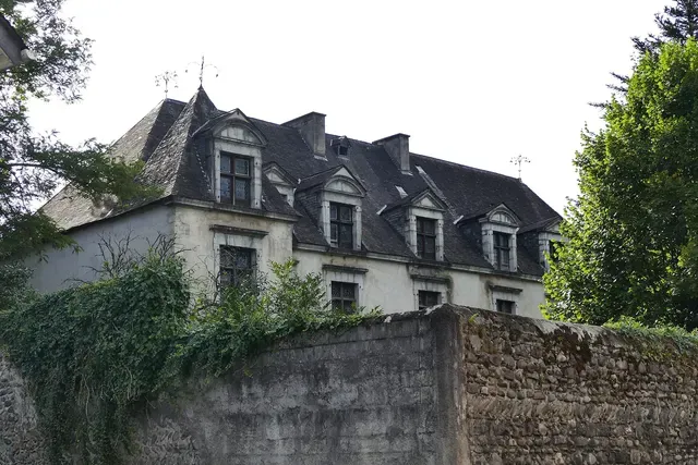 Ancienne abbaye laïque