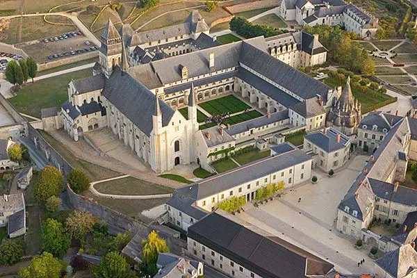 Ancienne abbaye royale de Fontevraud, actuellement centre culturel de l'Ouest