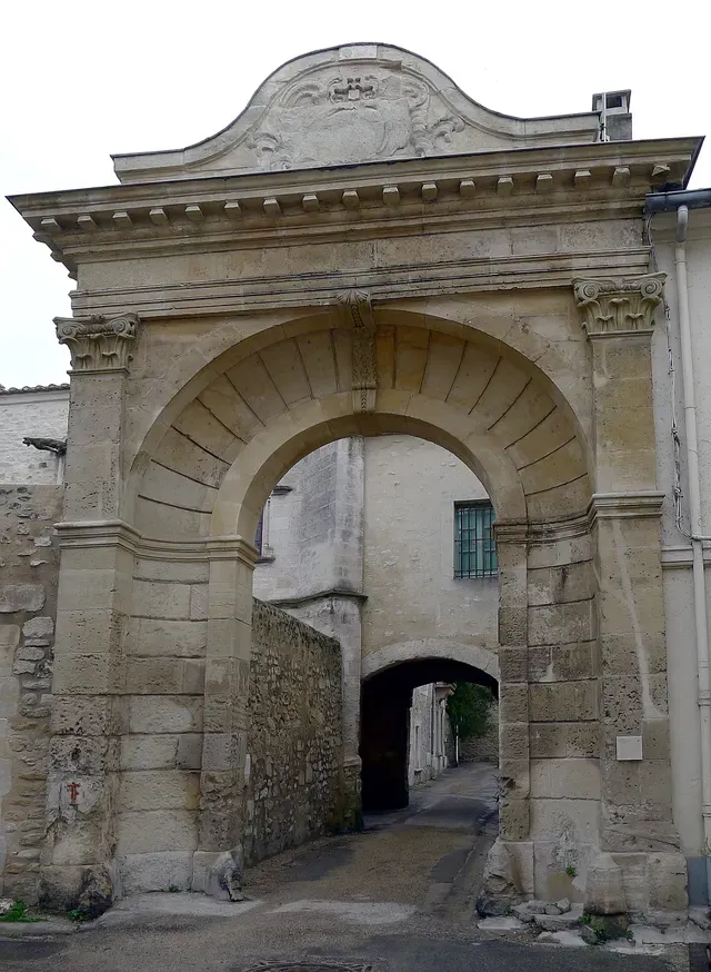 Ancienne abbaye Saint-Césaire