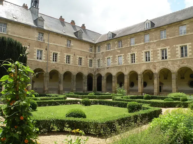Ancienne abbaye Saint-Sauveur