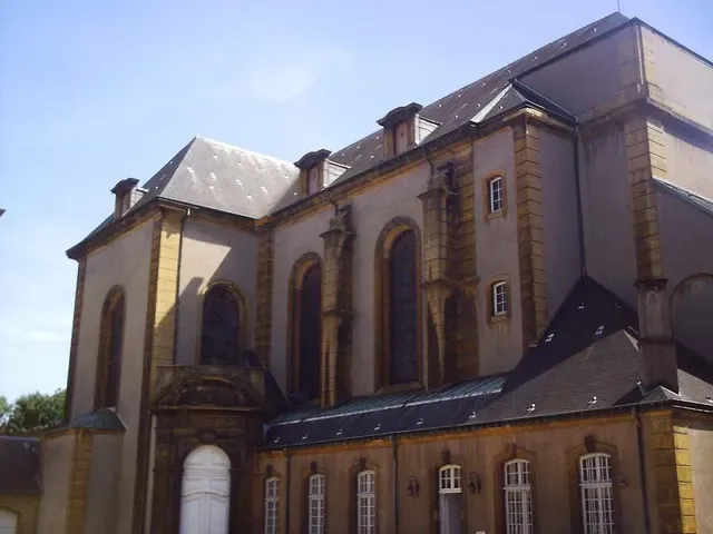 Ancienne abbaye Sainte-Glossinde