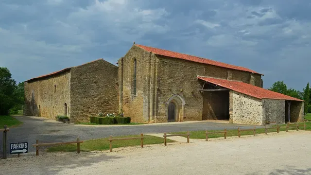 Ancienne celle grandmontaine de Chassay-Grammont, actuellement dénommée « prieuré de Chassay-Grammont »