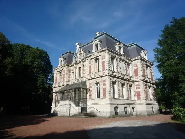Château Dampierre, ancienne habitation d'un ingénieur de la compagnie des mines d'Anzin