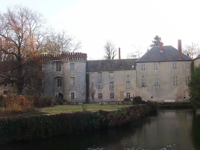 Château de Milly-la-Forêt (également sur commune de Oncy-sur-Ecole)