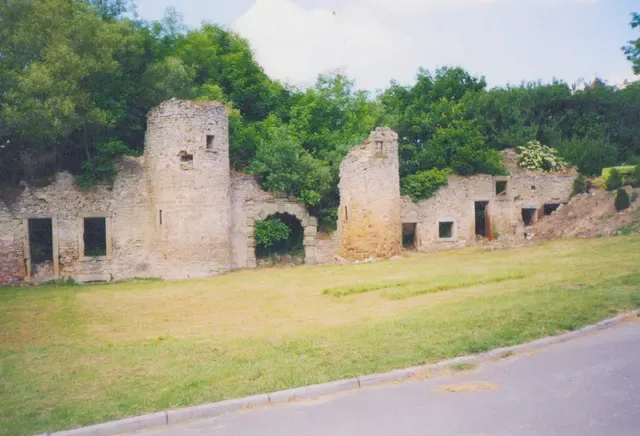 Château et fortifications