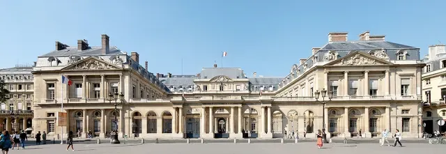 Domaine du Palais-Royal (ancien Palais Cardinal), comprenant Conseil d'Etat, Conseil Constitutionnel, Ministère de la Culture, théâtre de la Comédie Française