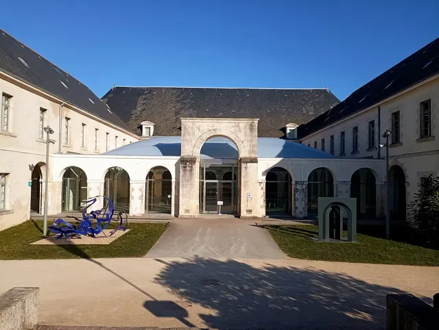 musée de l'abbaye Sainte-Croix
