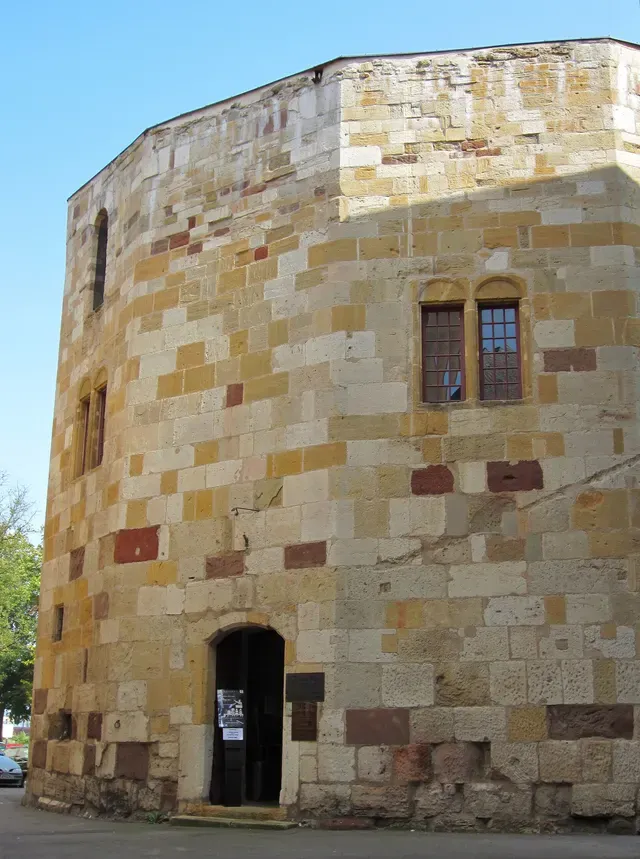 musée de la Tour-aux-Puces