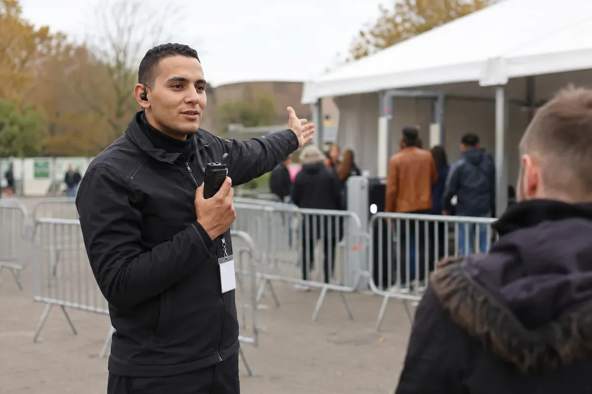 Agent de sécurité événementielle