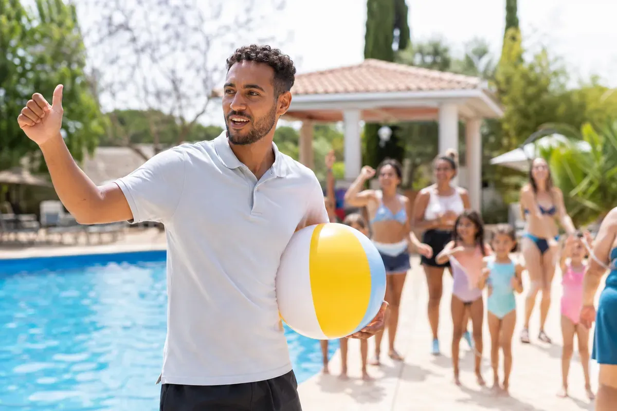 Animateur de club de vacances