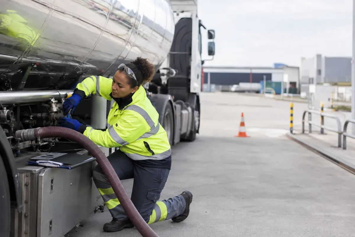Conducteur de transport routier de marchandises dangereuses